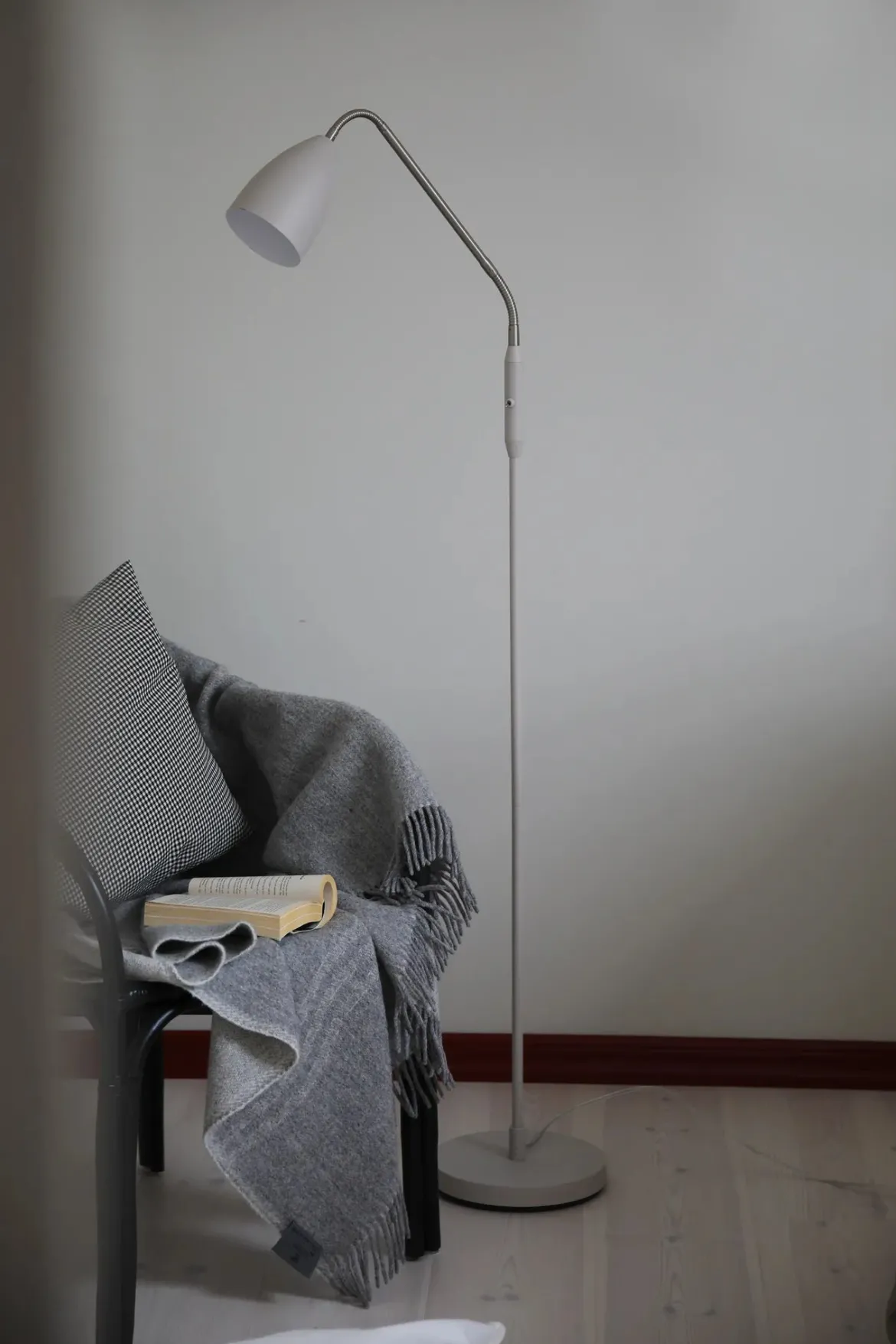 Patro Golvlampa Beige 3-stegsdimbar