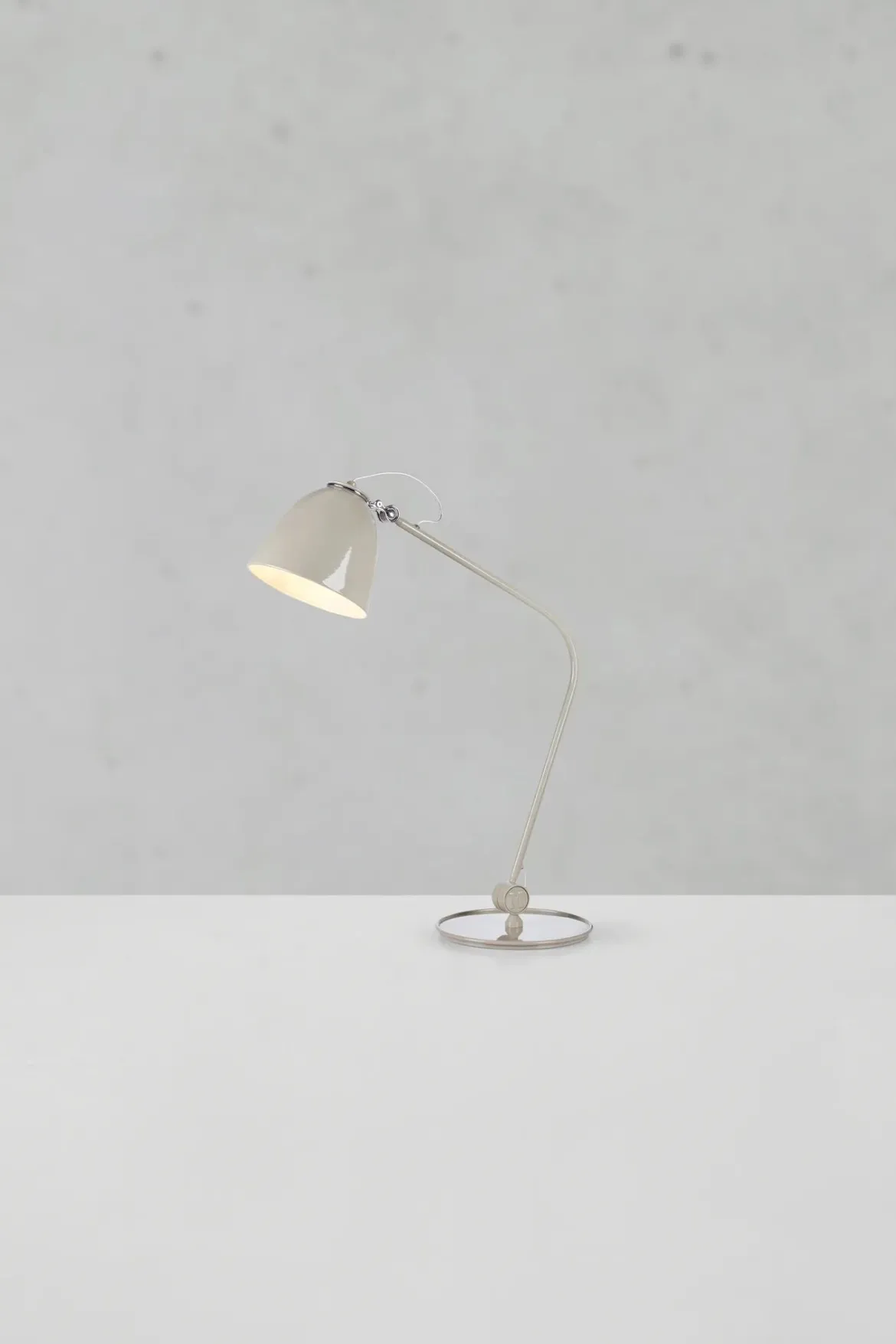 Tilt Bordslampa Greige